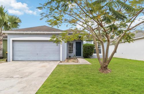 Sunset Ridge Casa | 54 Pool Home Located In Sunset Ridge Community!
