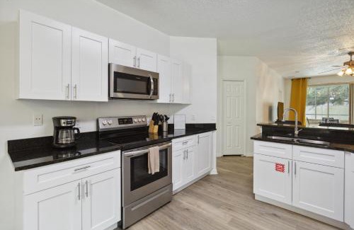 Sunset Ridge Casa | 54 Pool Home Located In Sunset Ridge Community!