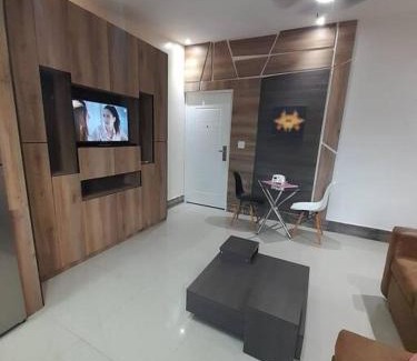 Panama City Apartamento | 55-9B Hermoso moderno y completo apartamento