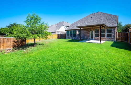 McKinney Casa | 55% off special Monthly price/New remodel/6 rooms/4 bathrooms/Business welcome