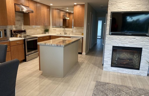 Encinitas Condominio | 55+ This little gem of a place is a perfect escape for 31 days or more.