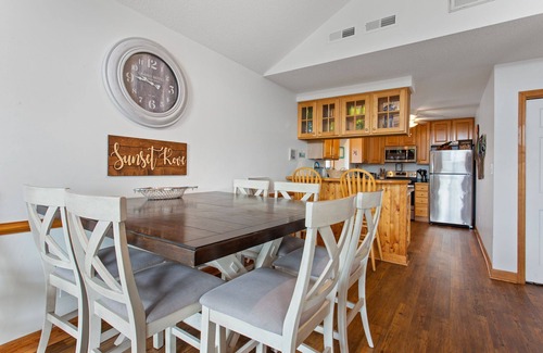Colington Harbour Casa | 5538 Sunset Kove * Canalfront * Boat Dock