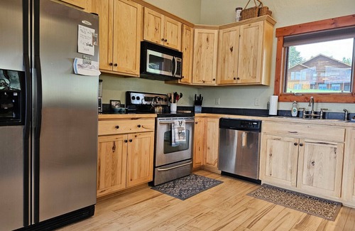 Georgetown Casa | Lakeside Retreat – Hot tub, dock, & more!