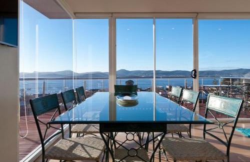 Sandy Bay Villa | 567 Sandy Bay