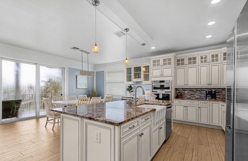 Fort Myers Beach Casa | 571 Seabatical: Canal Front With Pool!