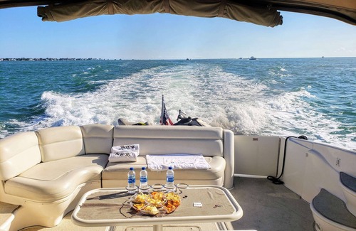 Seybold Alquiler De Eote | 58' Luxury Yacht for Rent in Miami