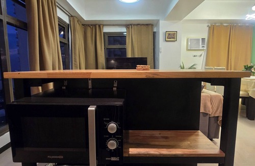 Pasay Condominio | 59sq/m Spacious and Safe condo+free parking+Manila Bay Sunset view/WiFi&NetFlx