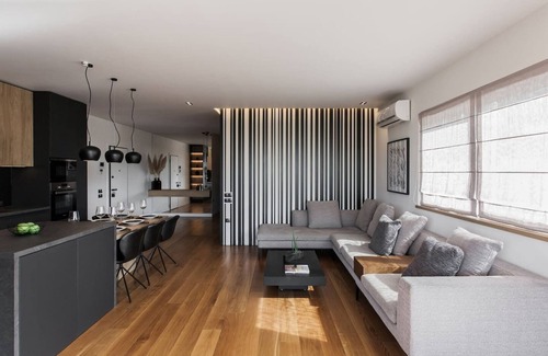 Glyfada Apartamento | 5BD 2 Level Beachfront Luxury Apt by the Olon
