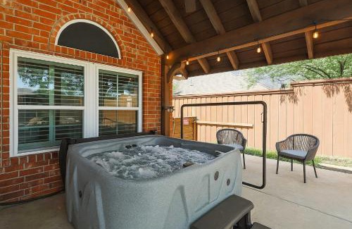 Corinth Casa | 5BD 2BA w Backyard Oasis Pool Jacuzzi Firepit