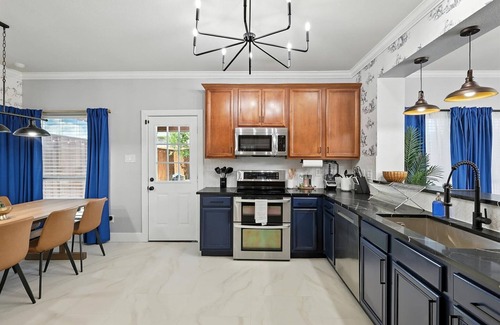 Burleson Casa | 5BD/3BA Pool Oasis – Come Rest, Relax & Recharge