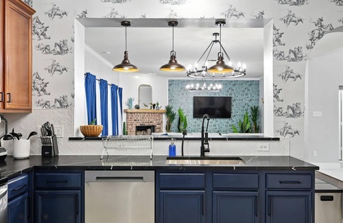 Burleson Casa | 5BD/3BA Pool Oasis – Come Rest, Relax & Recharge