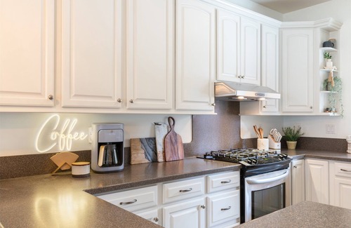Windsor Casa | 5bd/4ba w/ Poolside Guest House - near Healdsburg
