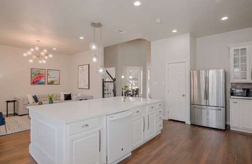 McKinney Casa | 5BD Glamorous Home | Backyward Oasis, Cinema Room