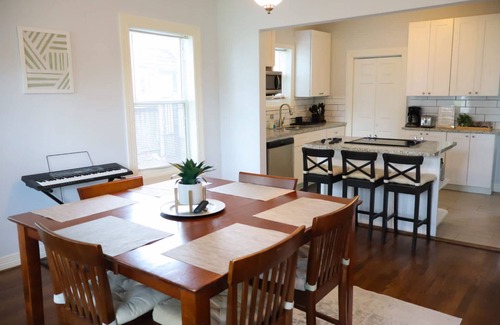 Riverside Terrace Casa | 5BD Historic Retreat Parking Fast Wi-fi L Groups