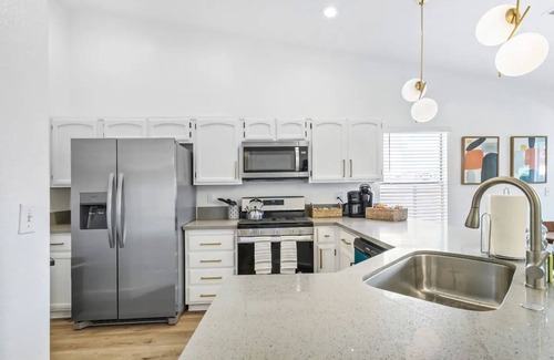 North Las Vegas Casa | 5BD Relaxing Stay- Game Room, Spa, Ping-Pong Table