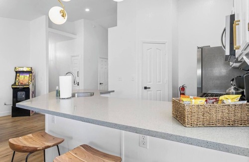 North Las Vegas Casa | 5BD Relaxing Stay- Game Room, Spa, Ping-Pong Table