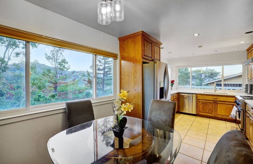 San Rafael Casa | 5BD San Rafael Retreat w/ Billiards, BBQ, & Views