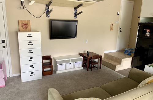 Coronado Casa | Recientemente reducido para agosto !! 5Bdrm, 2 cuadras de la playa, con piscina