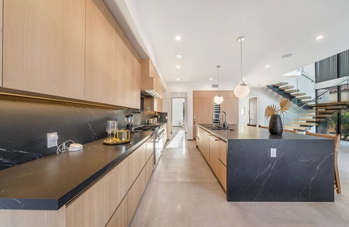 Beverly Hills Villa | 5BDR LUXURY DOHENY VILLA!!