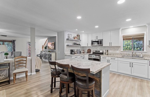 Lake Arrowhead Casa | 5BDR Stay w/Fireplace, Game room & Family-Friendly Amenities | Arrowhead Chalet