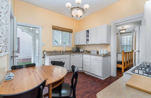 Michigan City Casa | 5Bed, Sleeps 16, Close to the Beach, Downtown