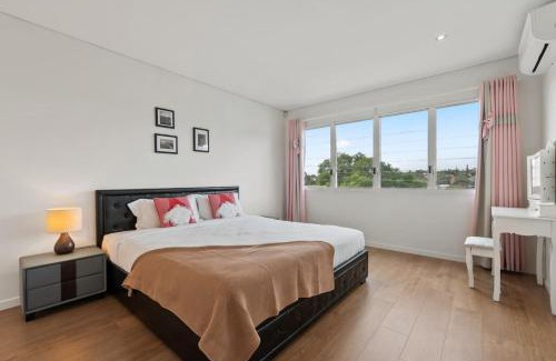 Eight Mile Plains Casa | 5Beds Luxu Home with Pool and AC Conveniently Located