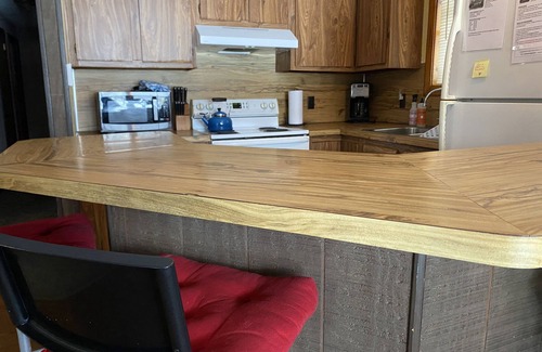 White Haven Casa | 5BR/2.5BA Lakefront w/hot tub, pool table, fire pit