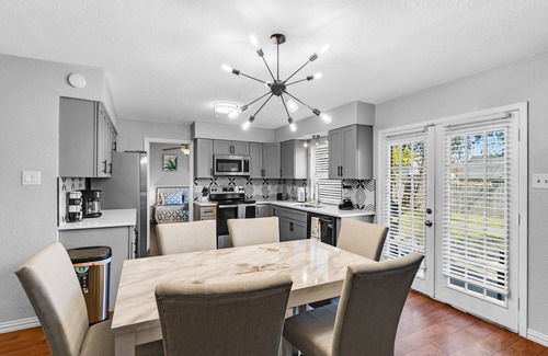 Flower Mound Casa | 5BR 2.5BA Newly upgraded house sleeps 16
