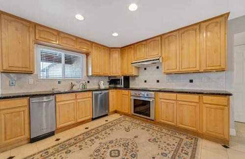Berry Park Casa | 5BR/3BA Family Friendly Home in San Jose