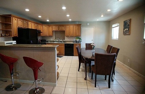 Oakland Casa | 5br / 3ba casa cerca del aeropuerto de Oakland y RaiderStadium