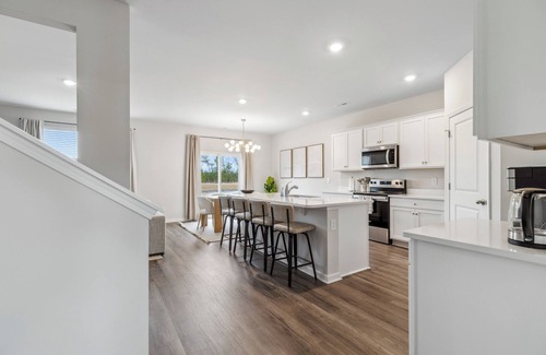 Wilmington Casa | 5BR/3BT+ Lake + Games Room+ Office+ Near Beaches