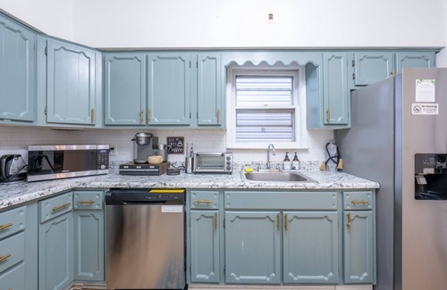 The Heights Casa | 5BR 3BTH House, Steps to Bars,Dining,NYC Access+GameRm+Backyard w/BBQ+parking