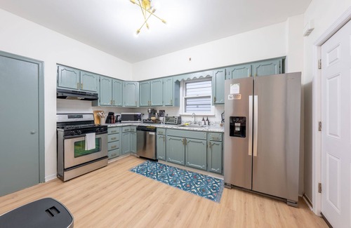 The Heights Casa | 5BR 3BTH House, Steps to Bars,Dining,NYC Access+GameRm+Backyard w/BBQ+parking