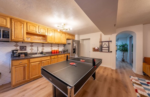 The Heights Casa | 5BR 3BTH House, Steps to Bars,Dining,NYC Access+GameRm+Backyard w/BBQ+parking