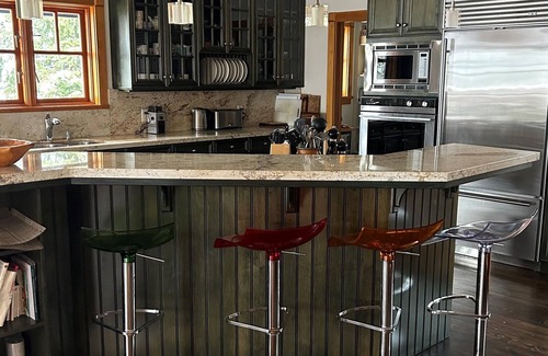 Whistler Cay Estates Casa | 5BR/ 4 Bathrm, Gorgeous Monthly Rental on Palmer Drive, w/ hot tub, games room