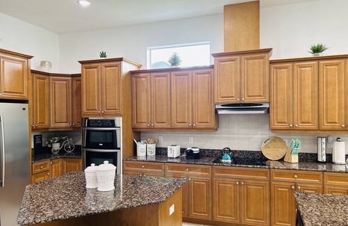 St. Petersburg - Clearwater Casa | 5br/4ba Luxury house w pool and beautiful backyard