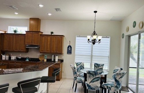 St. Petersburg - Clearwater Casa | 5br/4ba Luxury house w pool and beautiful backyard