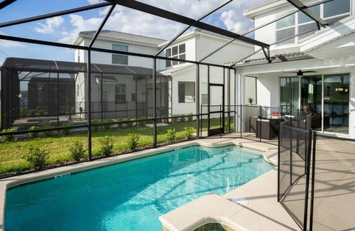 Kissimmee Chalet De Esquí | 5BR Amazing Cozy House with Private Pool and Jacuzzi