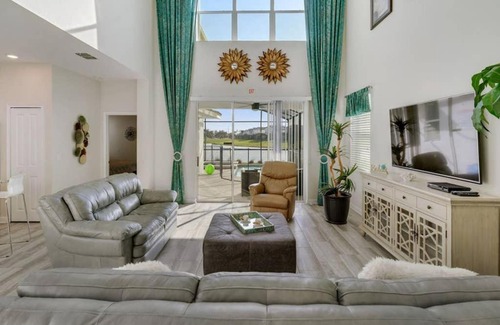 Kissimmee Chalet De Esquí | 5BR Amazing Cozy House with Private Pool and Jacuzzi