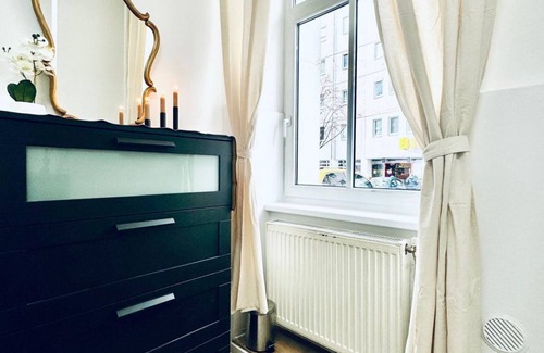 Margareten Apartamento | 5BR Apt. Only 10-Min Walk to Matzleinsdorfer Platz