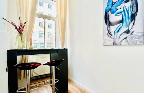 Margareten Apartamento | 5BR Apt. Only 10-Min Walk to Matzleinsdorfer Platz
