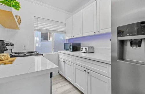 Mission Beach Apartamento | 5BR Beach Retreat+Large Patio+AC Sleeps 18+by Sand