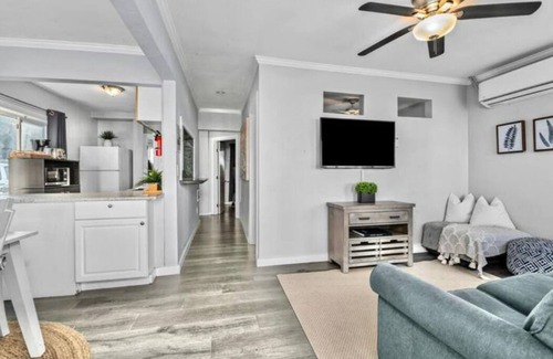 Mission Beach Apartamento | 5BR Beach Retreat+Large Patio+AC Sleeps 18+by Sand