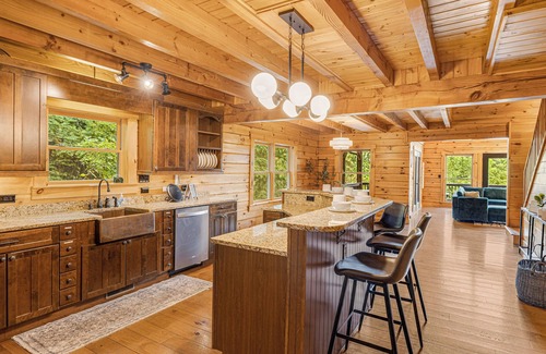 Black Mountain Cabina | 5BR Cabin w/ Hot Tub, Mountain Views, & Game Room
