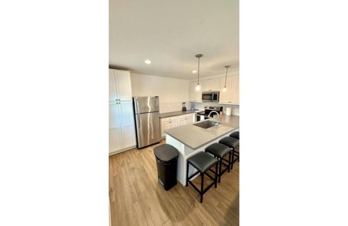 Neartown Casa | 5BR Central Montrose Gem