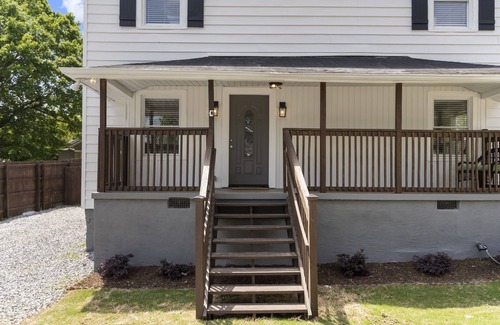 Greenville Casa | 5BR Group Getaway, Pet-Friendly Ideal for Weddings