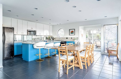 Spicewood Casa | 5br Home w/ Pool and a View!
