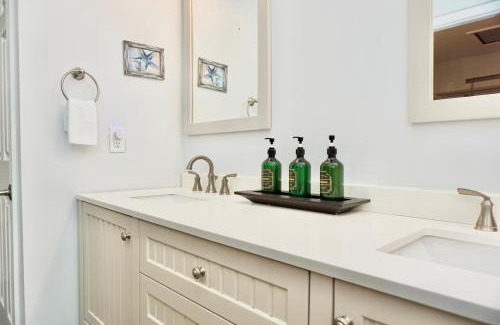 East Arlington Casa | 5BR House - Pool - Hot Tub - 8 Min to Hannah Park