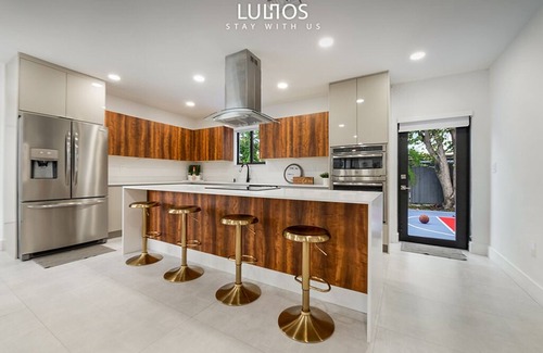 Cutler Bay Casa | 5BR Miami Oasis: Heated Pool, Spa & Basketball