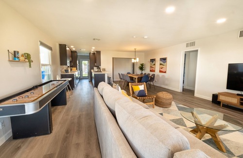 Encanto Casa | 🌵5BR Midtown Retreat 🌵 Heated Saltwater Pool/Spa ⭐ Firepit ⭐ BBQ ⭐ Office ⭐